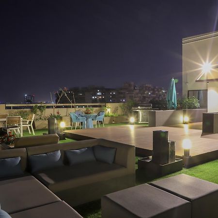 Hotel Ebony Residency Ahmedabad Esterno foto
