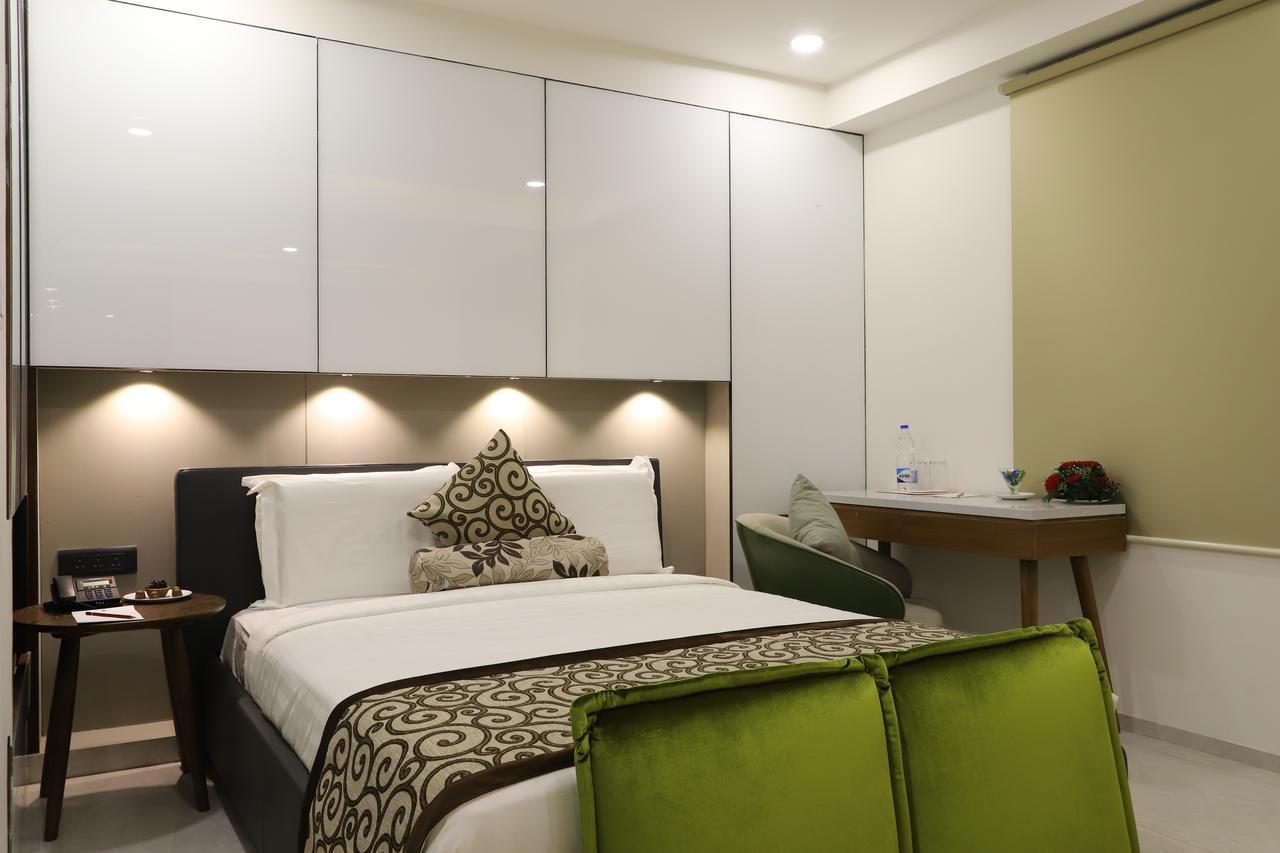 Hotel Ebony Residency Ahmedabad Esterno foto