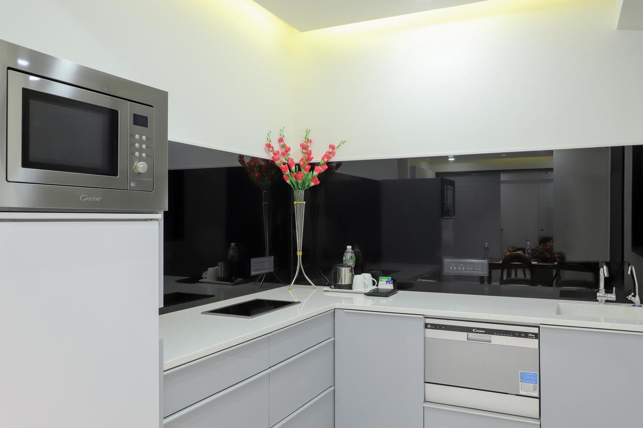 Hotel Ebony Residency Ahmedabad Esterno foto