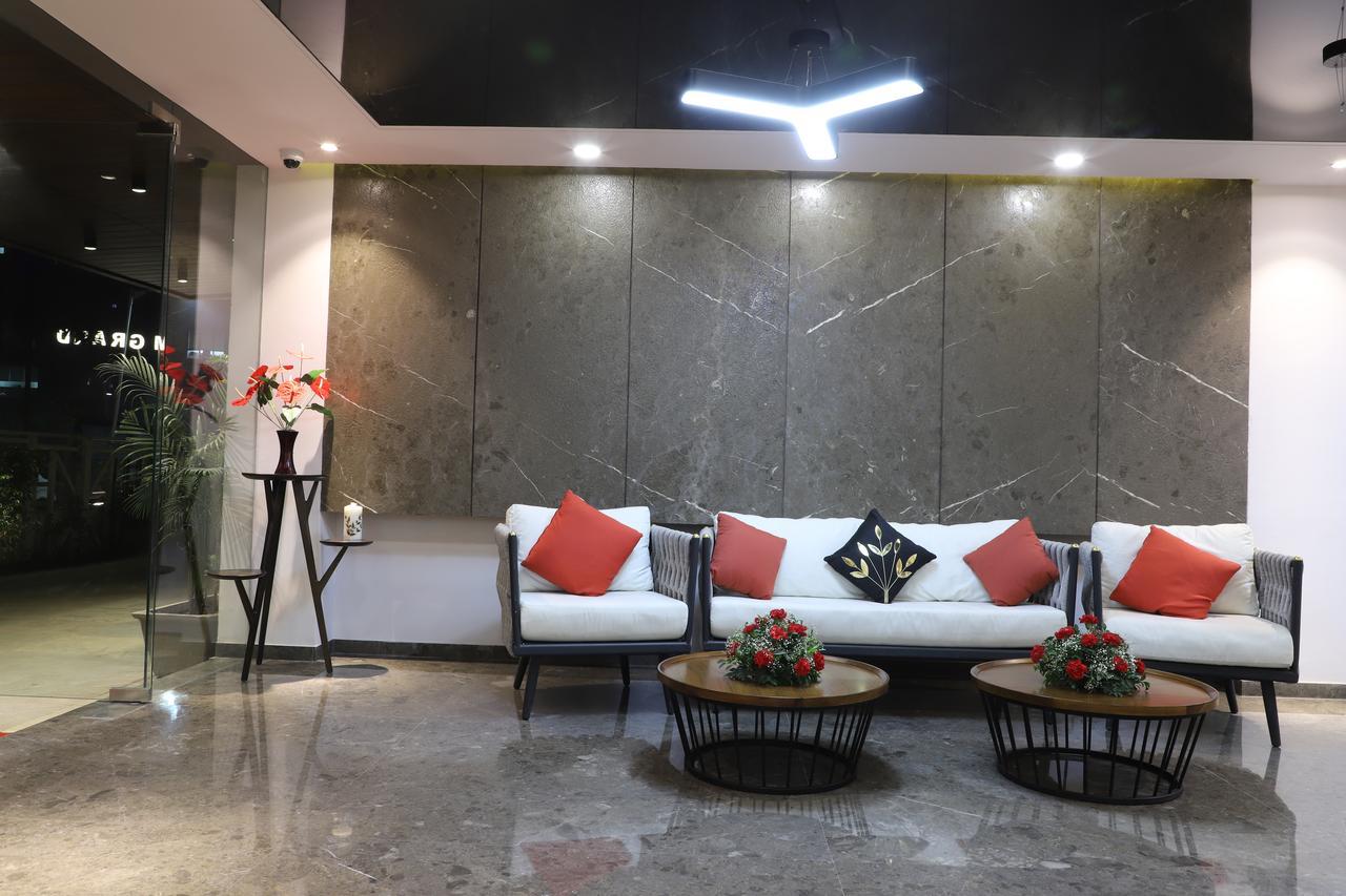 Hotel Ebony Residency Ahmedabad Esterno foto