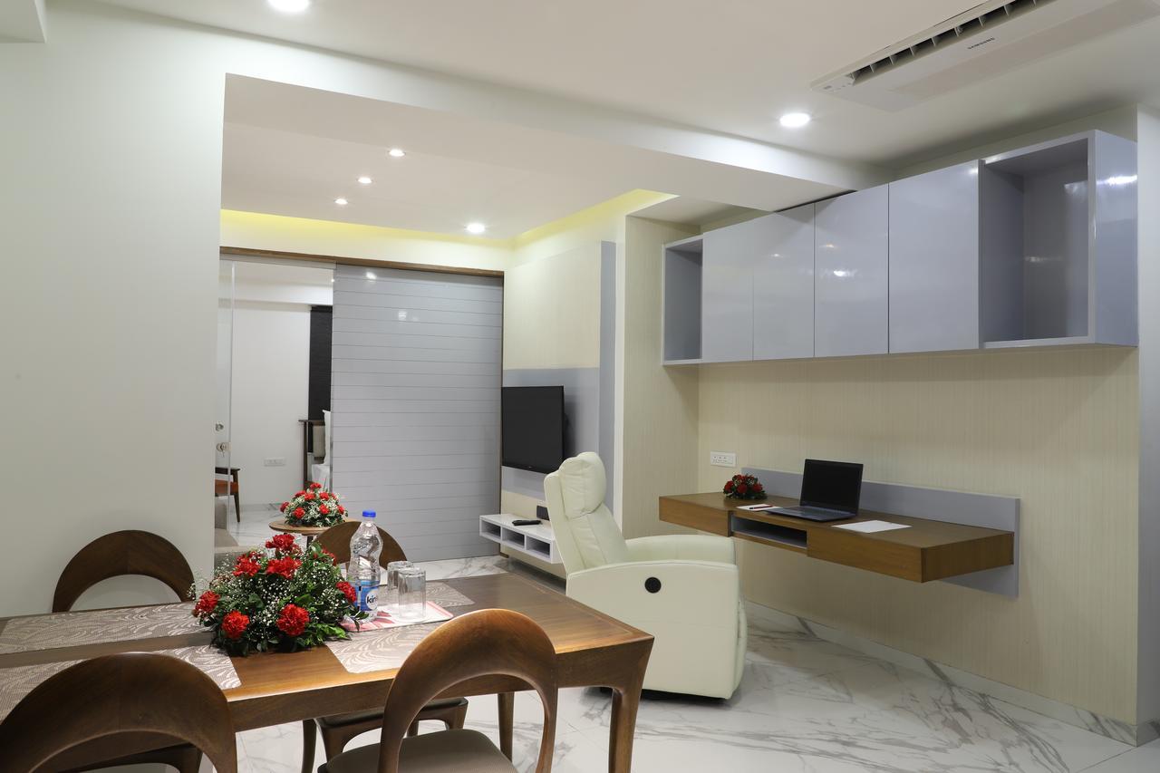 Hotel Ebony Residency Ahmedabad Esterno foto