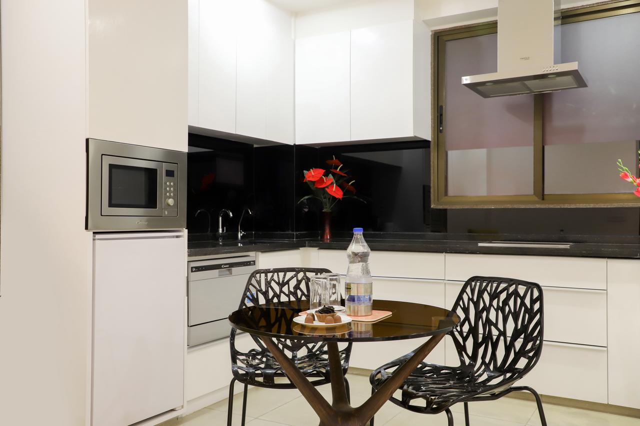 Hotel Ebony Residency Ahmedabad Esterno foto