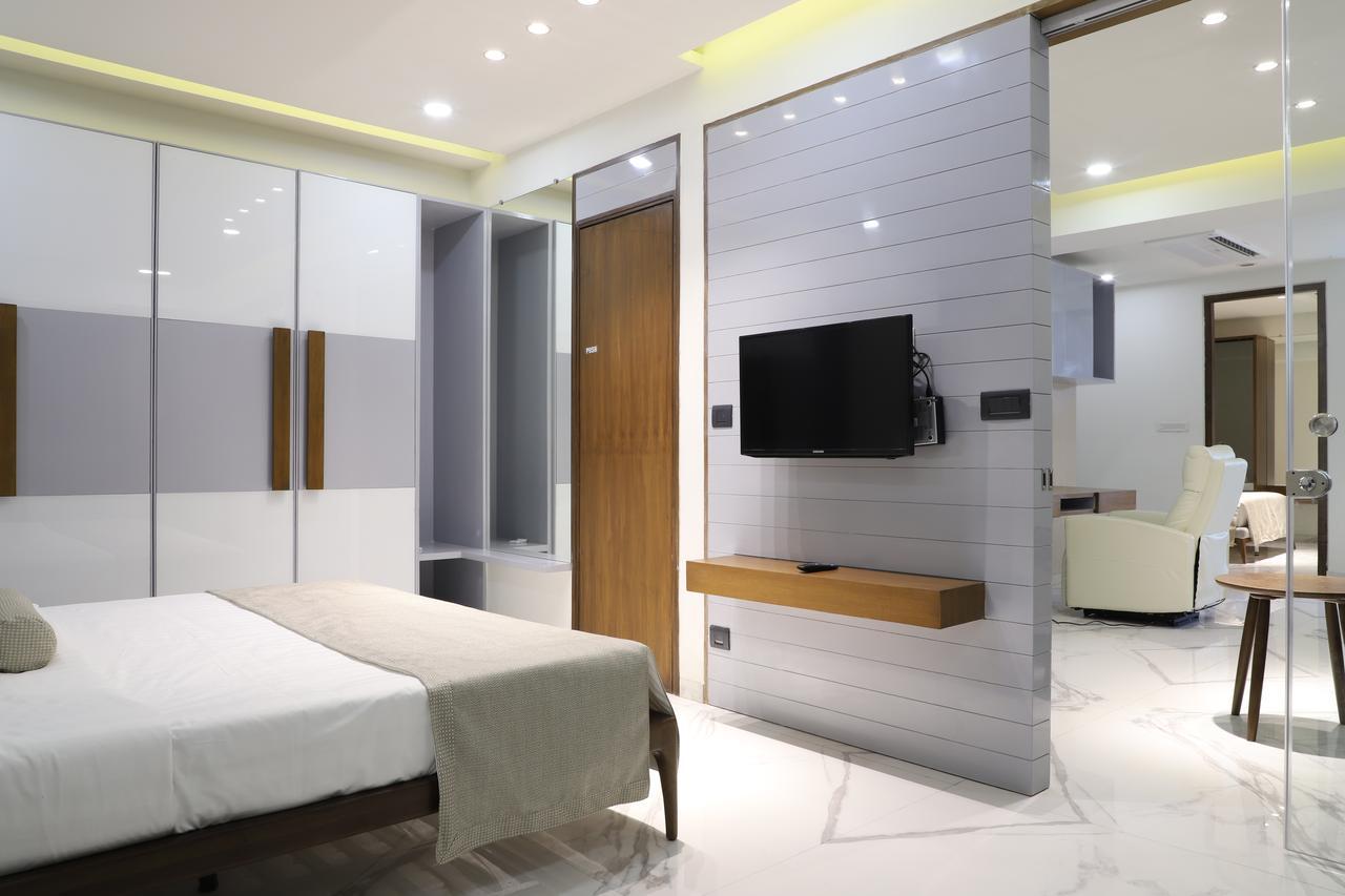 Hotel Ebony Residency Ahmedabad Esterno foto