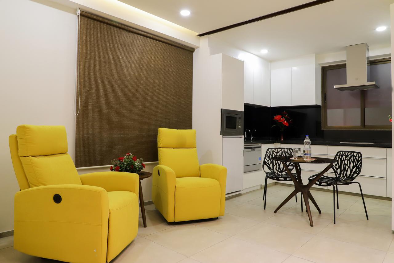 Hotel Ebony Residency Ahmedabad Esterno foto