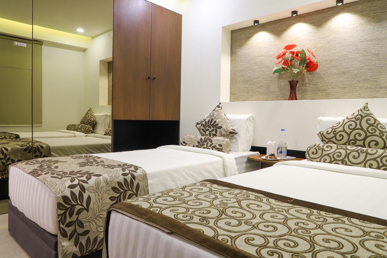 Hotel Ebony Residency Ahmedabad Esterno foto