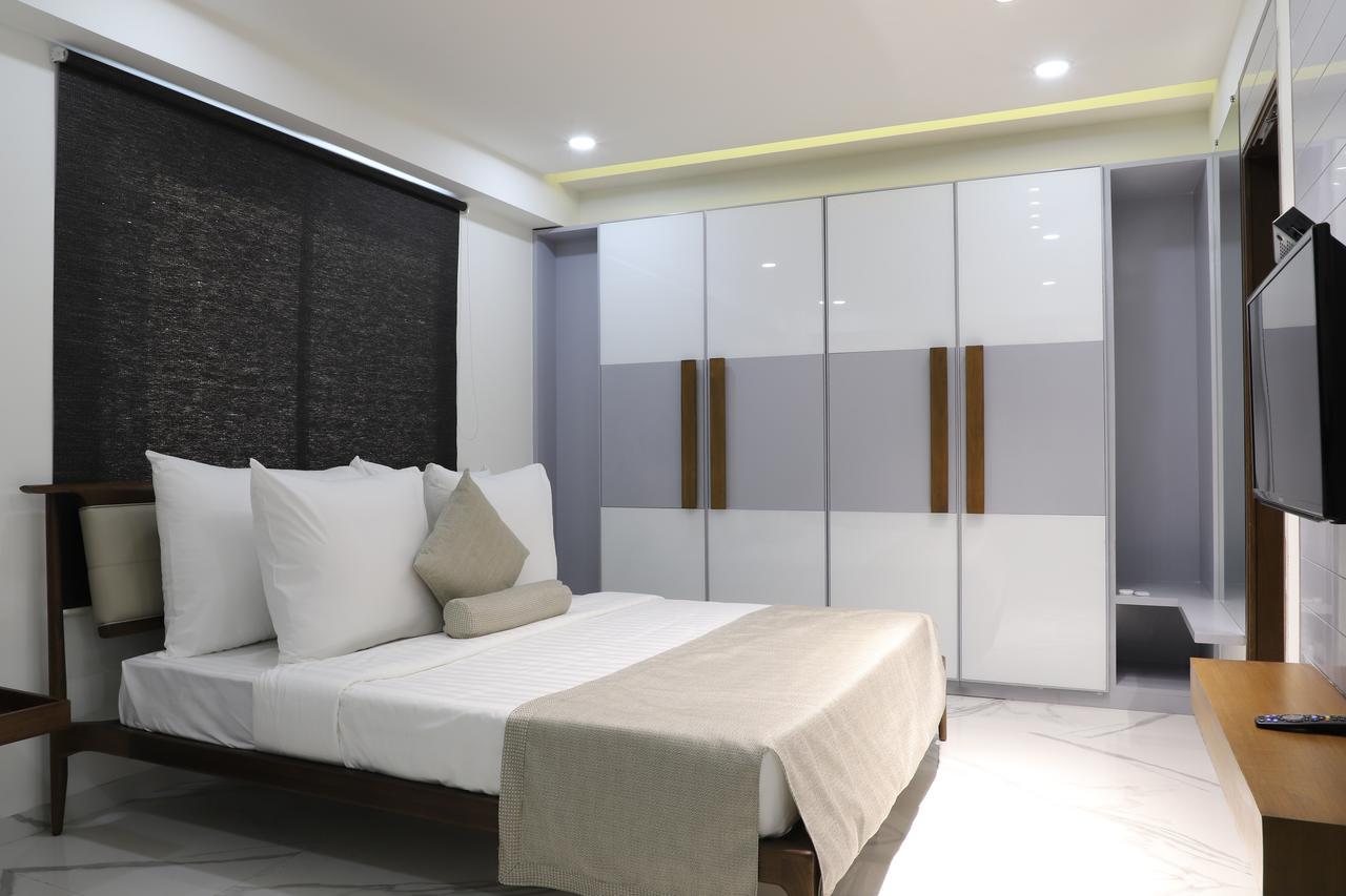 Hotel Ebony Residency Ahmedabad Esterno foto
