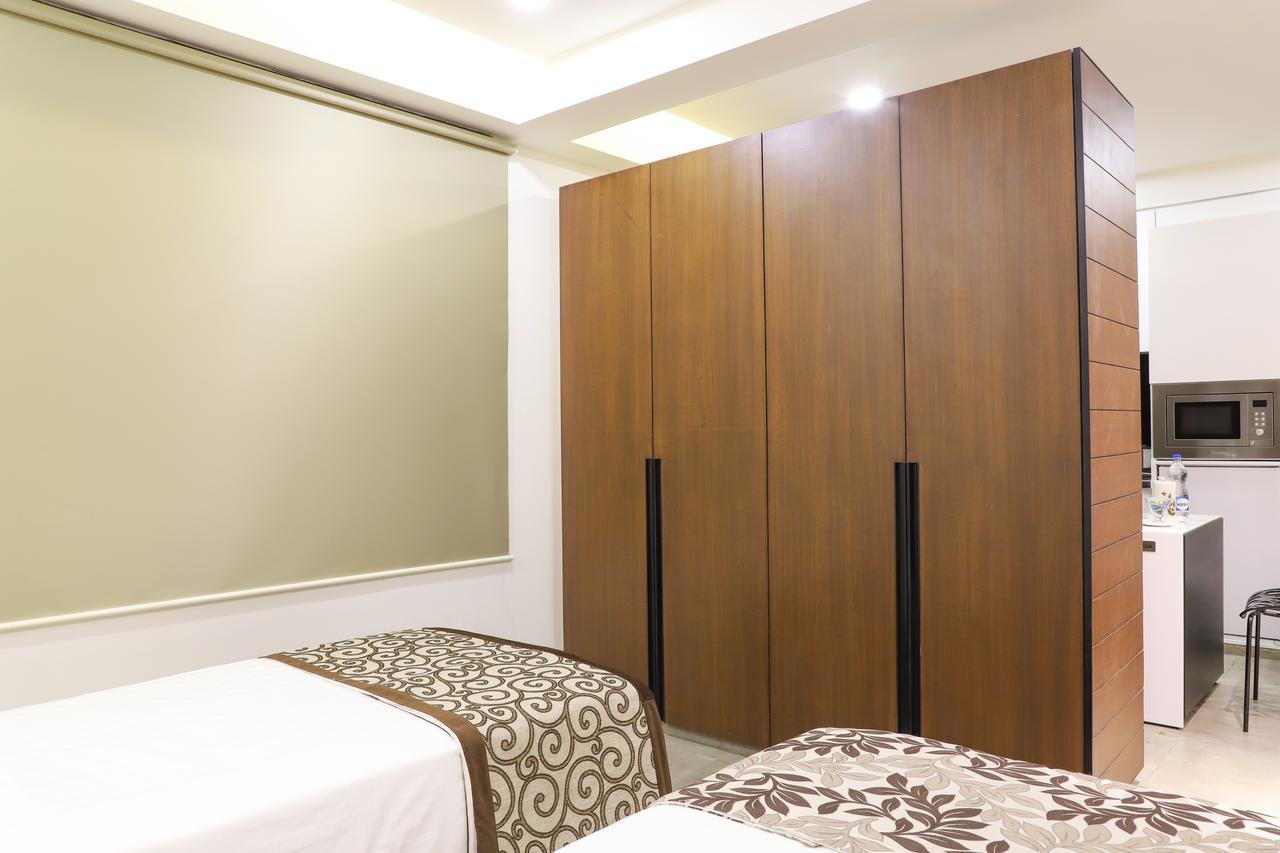 Hotel Ebony Residency Ahmedabad Esterno foto