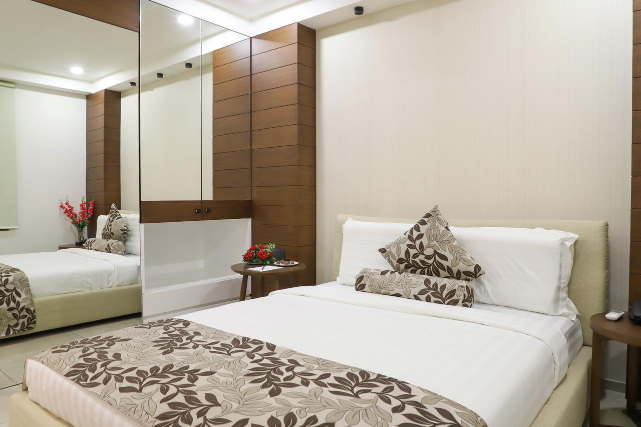 Hotel Ebony Residency Ahmedabad Esterno foto